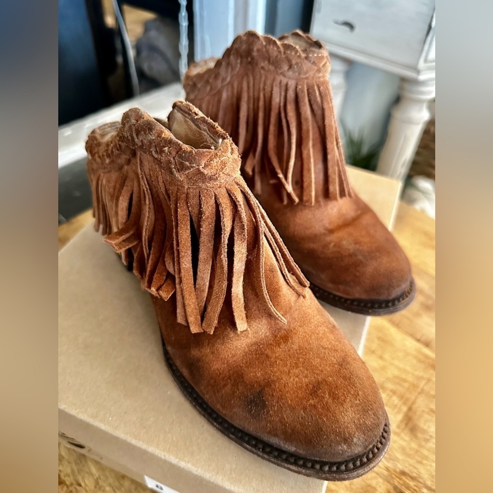 Freebird by Steven Lucy Suede Ankle Boots Tan Size 8 w/ Box - Picture 6 of 11